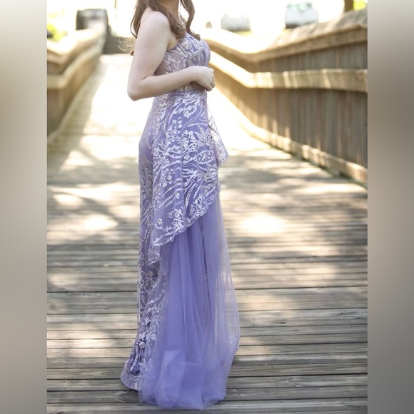 Size 4 Prom Dress - Picture 1 of 10